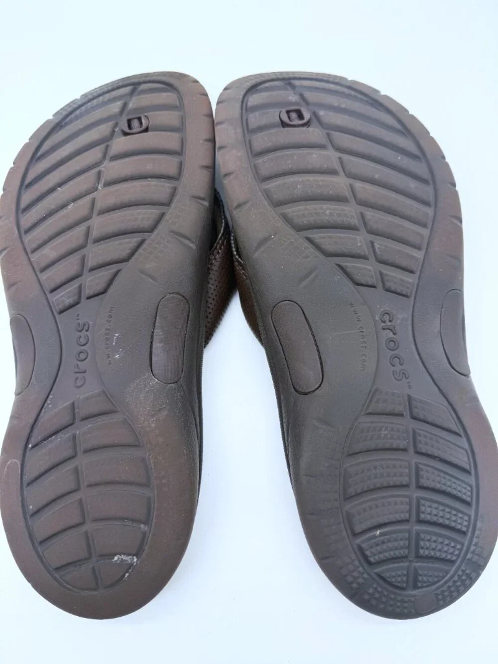 Crocs Brown Comfort Flip Flops Athleisure Coastal Dadcore Sandals Sz 8 3957